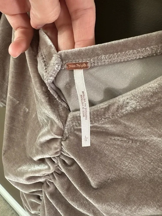 Free People Cupcake Velvet Top - size L - NWT!!! - Picture 4 of 5